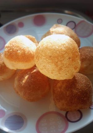 पानी पूरी की परफेक्ट (Pani puri ki perfect recipe in Hindi) रेसिपी मुख्य फोटो