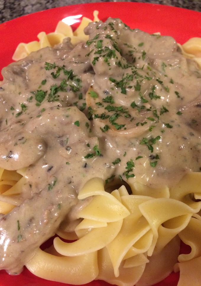 A picture of Beef Stroganoff.