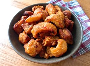 Hình của món Da Heo Chiên Phồng Xóc Bơ Tỏi.