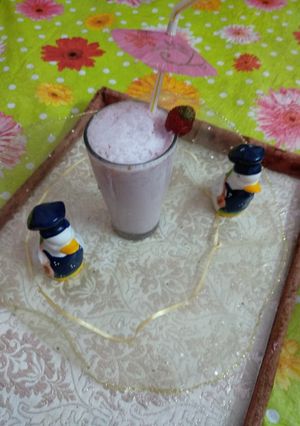 A picture of Pink banana smoothie.