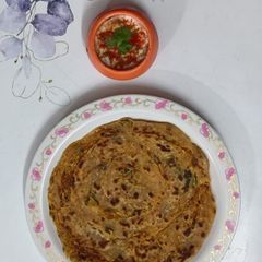 A picture of Raw Papaya stuffed Lachha Paratha.
