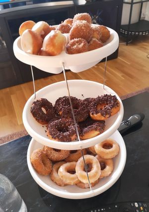 A picture of Home donuts.