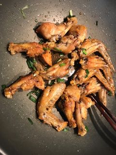 Hình của món Cánh gà chiên nước mắm.