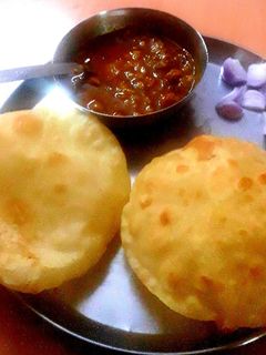 छोले भटूरे (chole bhature recipe in Hindi) रेसिपी मुख्य फोटो