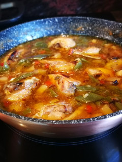 Una foto de Sopa de carne de pollo con judías verdes y chirivía