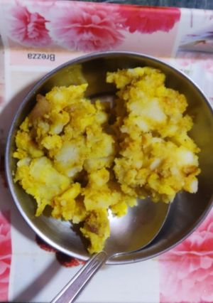 प्याज वाले जीरा आलू (Pyaz wale jeera aloo recipe in hindi) रेसिपी मुख्य फोटो