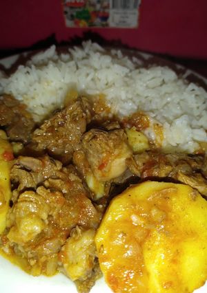 Una foto de Estofado de Osobuco con Arroz estilo Colombia