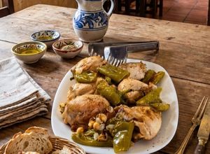 Una foto de Contramuslos de Pollo Guisados con Garbanzos de Bote