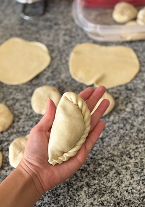 Una foto de Masa de tapas para Empanadas Tucumanas (relleno en mi perfil)