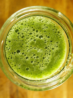 Una foto de Batido Verde Saludable con Sabor a Gominola de Anís