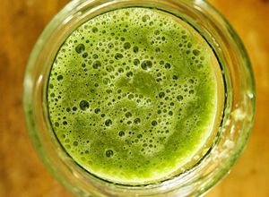 Foto principal de Batido Verde Saludable con Sabor a Gominola de Anís