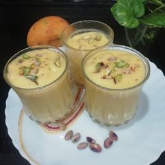 A picture of Mango Pistachio Smoothie.