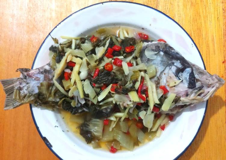 Langkah memasak Ikan mas steam sawi asin jahe yang nikmat