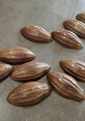 Una foto de Bombones de chocolate y relleno de rompope