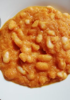 Una foto de Habichuelas con champiñones (vegano)