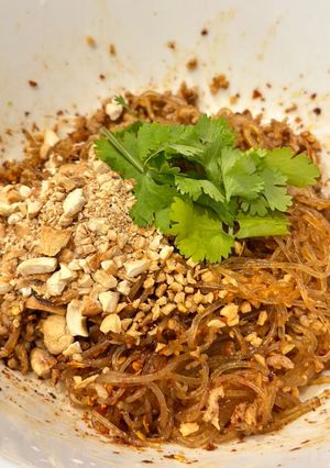 รูปของ วุ้นเส้นต้มยำแห้ง หมูสับ แบบง่าย