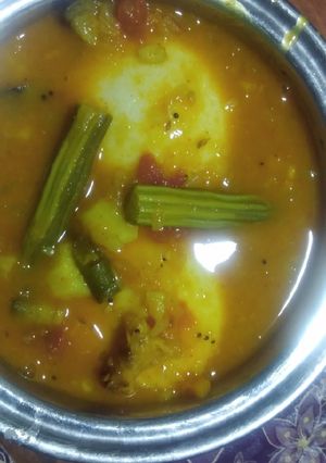 ઇડલી સંભાર(Idli sambhar Recipe in Gujarati) રેસીપી મુખ્ય ફોટો