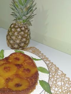 صورة لوصفة كيكة الاناناس المقلوبة على شكل قلب🍍