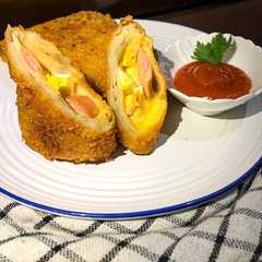 A picture of Risoles Mayonnaise (Risol Mayo).