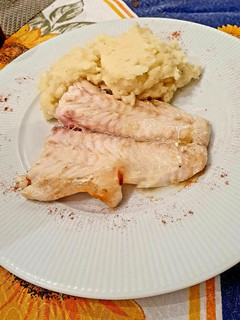 Una foto de Lenguado al horno con puré
