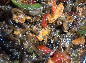 Una foto de Chop suey de pollo súper fácil ❤️