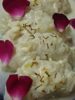 गुड़ दूध पीठा (Jaggery doodh pitha recipe in hindi) रेसिपी मुख्य फोटो
