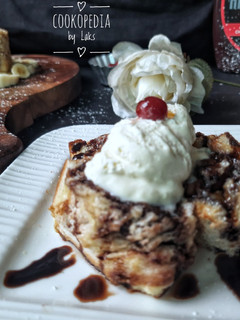 A picture of Chocolate Banana French toast swirls.