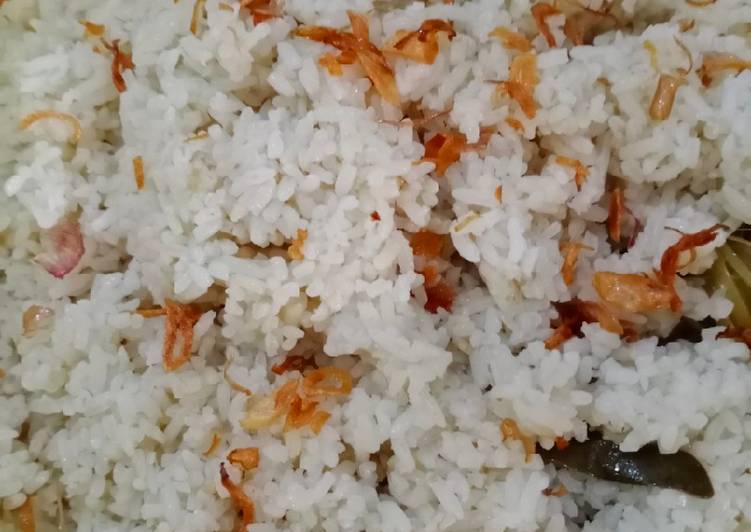 Nasi uduk magicom (no santen)