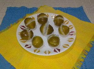 Una foto de Limones rellenos de cocada