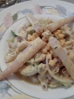 Una foto de Ensalada de pasta con espárragos