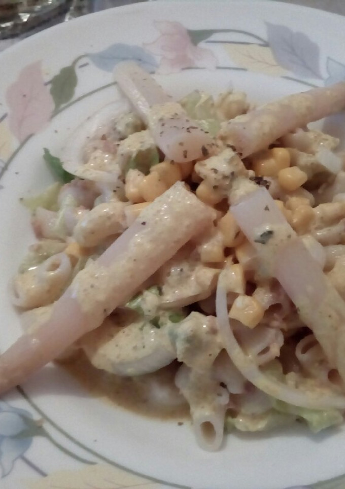 Una foto de Ensalada de pasta con espárragos