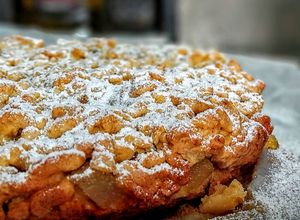 Una foto de TARTA Rallada de Manzanas🍎y 🍐Peras...!