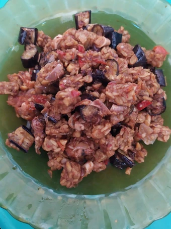 Langkah Gampang Menyiapkan Resep  Tempe Terong Cumi Asin Tumis Pedas yang Lezat, Lezat