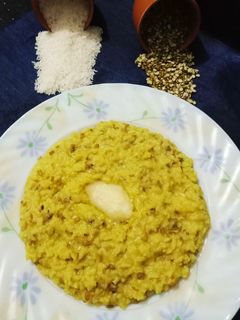 મગની દાળ ની ખીચડી(magdal khichdi recipe in Gujarati) રેસીપી મુખ્ય ફોટો