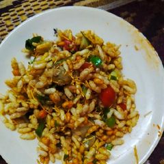 A picture of Bhel puri.