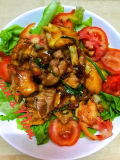 Hình của món Gà rim nước mắm.