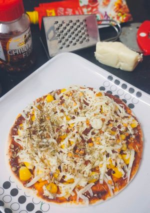 कॉर्न पिज़्ज़ा (corn pizza recipe in Hindi) रेसिपी मुख्य फोटो