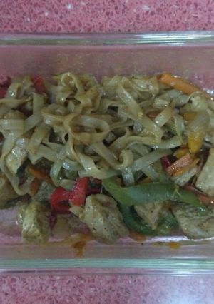 Una foto de Noodles de arroz con verduras