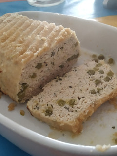 Una foto de Pastel de pollo y guisantes