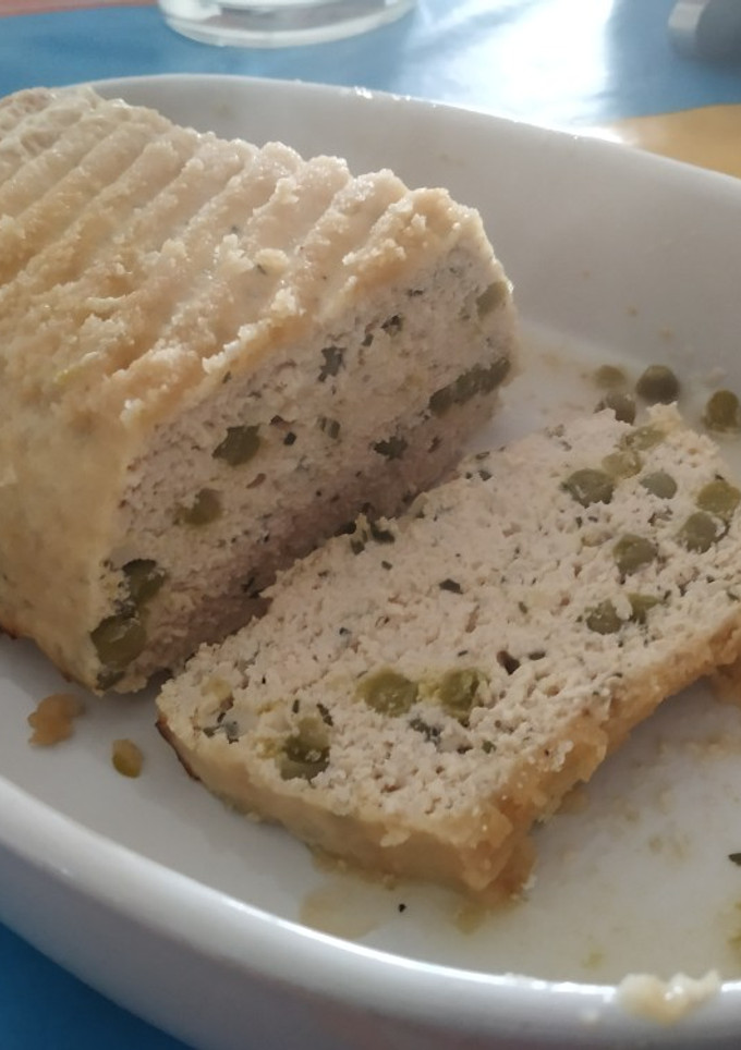 Una foto de Pastel de pollo y guisantes