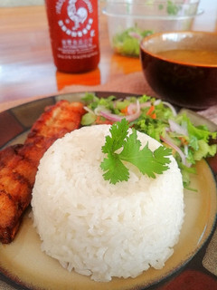 Una foto de Arroz blanco esponjoso 🍙🍚