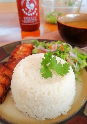 Una foto de Arroz blanco esponjoso 🍙🍚