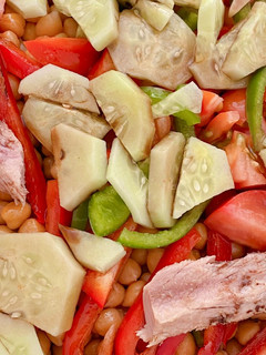 Una foto de Ensalada de garbanzos