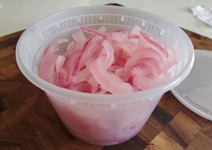 Recipe of Quick Pickled Red Onions