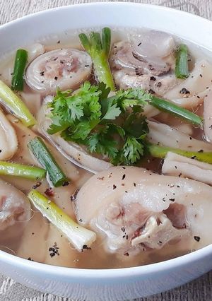 Hình của món Canh CỦ CẢI muối nấu đuôi heo.