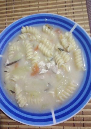 Una foto de Sopa de moron con fideos