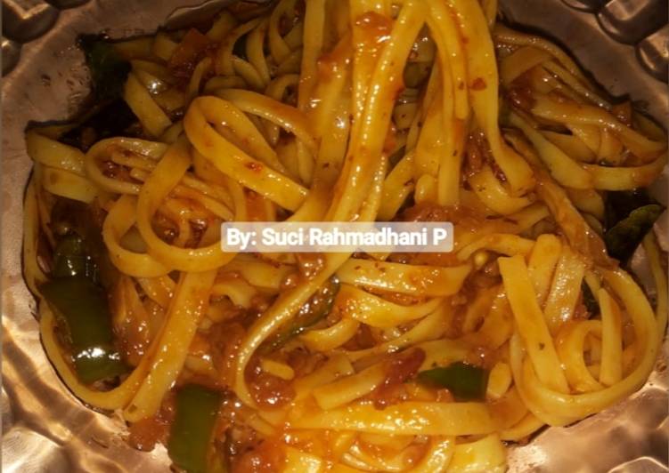 Bagaimana Membuat Fettuccine Bolognese yang Enak