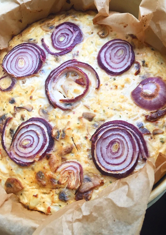 Una foto de Pastel de coliflor, champiñones y tomates secos
