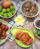 Mâm cơm với bánh pateso nhà làm