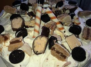 Una foto de Torta con golosinas 🍫🍭
